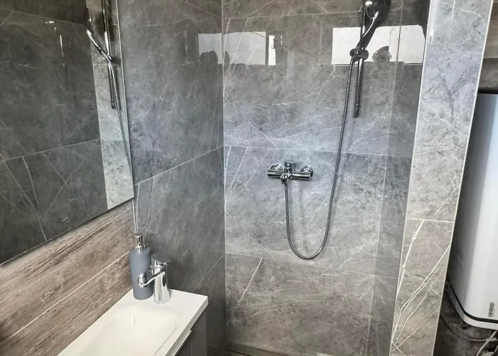 アパート Ivano&ivona イゾラ