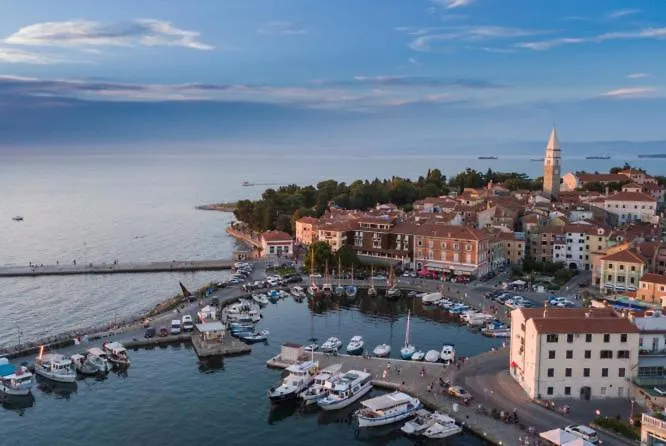 Ivano&ivona Daire Izola